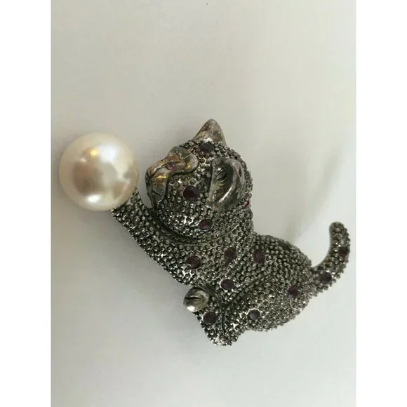 Cat Brooch Pin Faux Pearl Ball Silver Tone Playful Kitten Vtg Fashion Jewelry - Picture 4 of 6